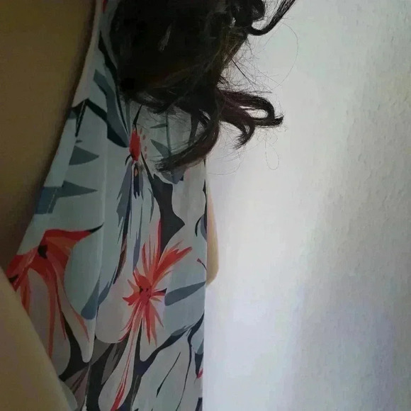 Top Chic floral print halter style - Picture 3 of 4